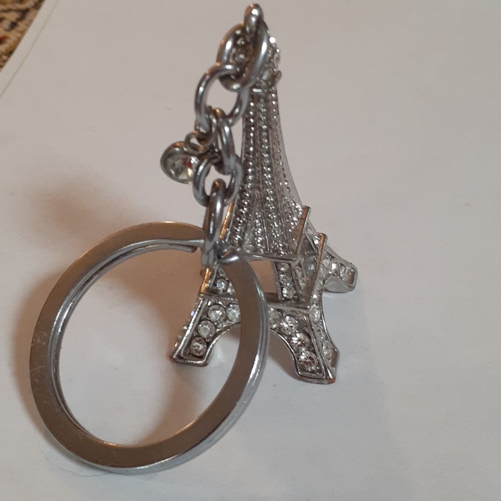Eiffel tower keychain